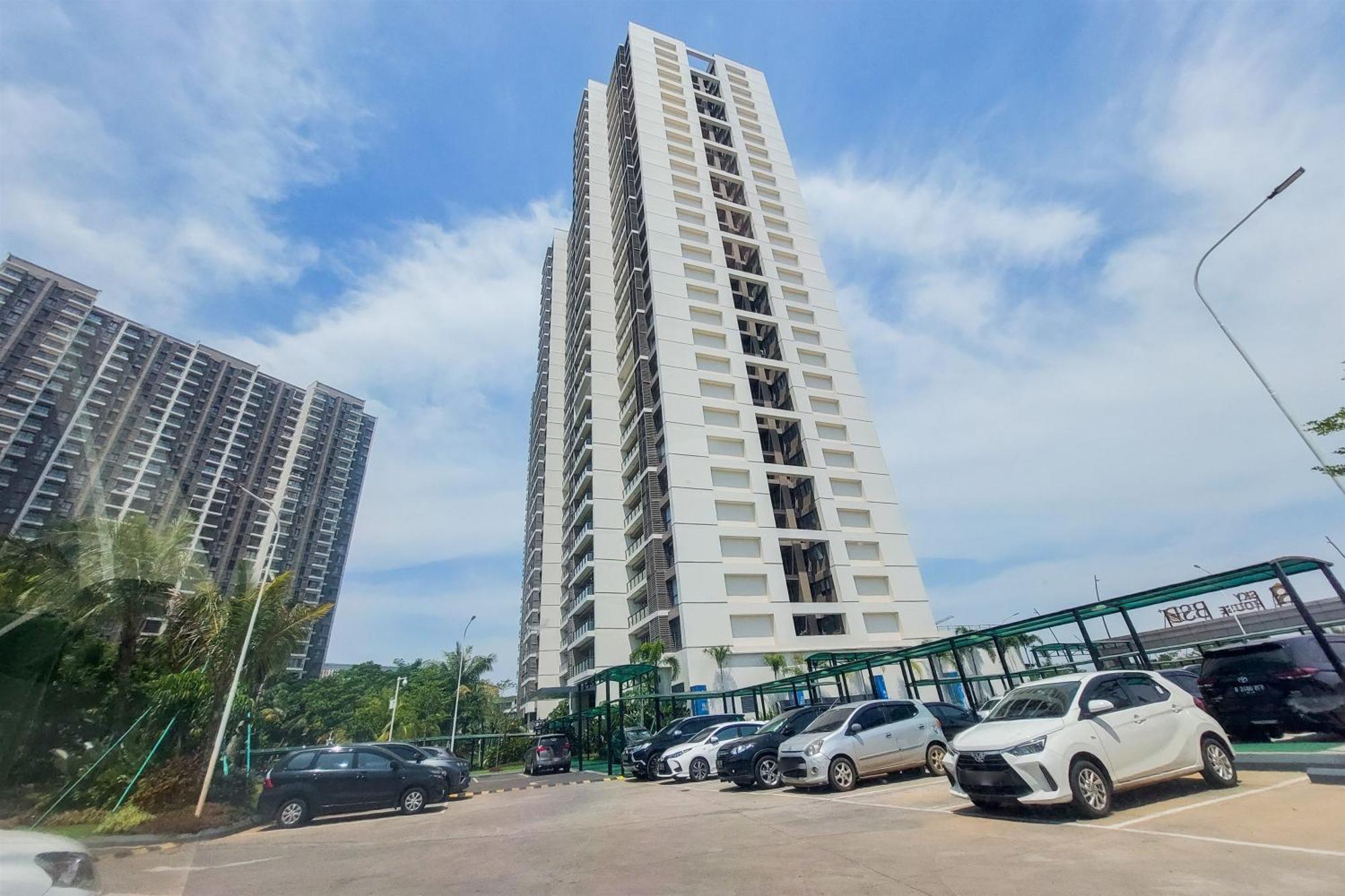 Homey And Spacious 3Br Sky House Bsd Apartment By Travelio Tangerang Ngoại thất bức ảnh